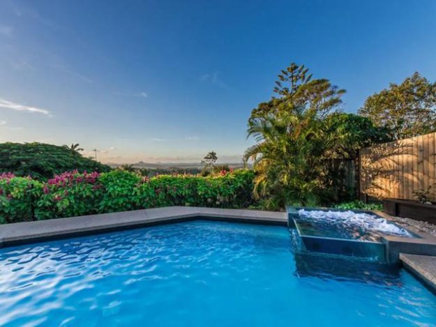 poolscaping_how_can_it_enhance_your_existing_pool_area